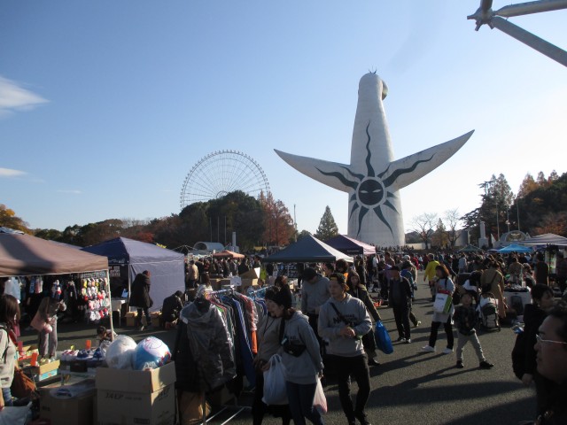 万博お祭り広場ガレージセール 万博記念公園