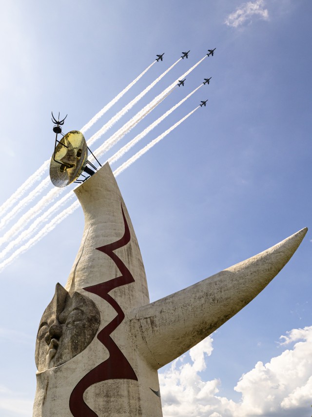 令和7年度推薦作品「大阪の空で35年ぶりのコラボ」_L7A9717★